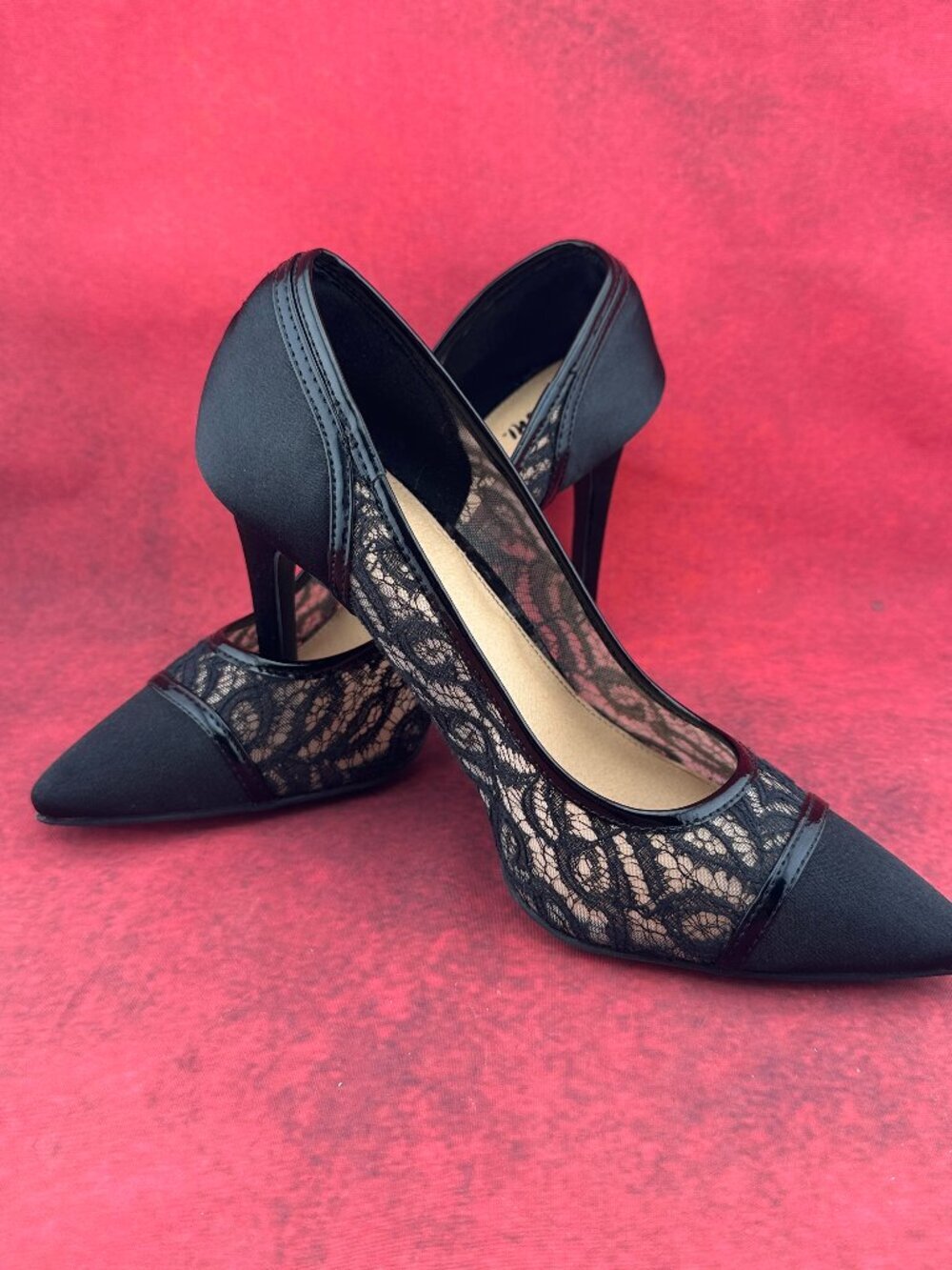 FIONI BLACK LACE SATIN POINTED TOE STILETTO HEELS WITH MESH PANELING SIZE 7